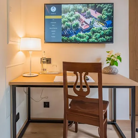 Gutshotel Menterschwaige Ξενοδοχείο *