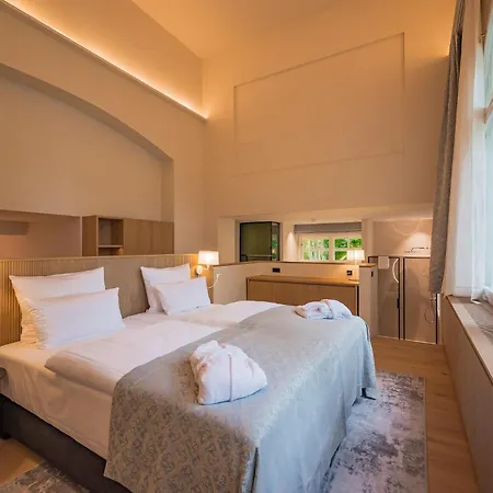 Gutshotel Menterschwaige Ξενοδοχείο *