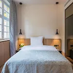 Gutshotel Menterschwaige - Heritage Boutique With Timless Elegance Otel Münih