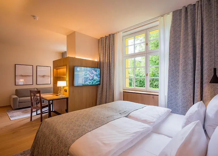 Hotel Gutshotel Menterschwaige