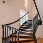 Gutshotel Menterschwaige - Heritage Boutique With Timless Elegance Hotel München