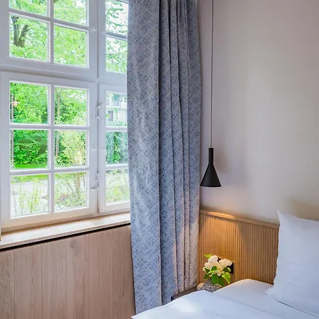 Hotel Gutshotel Menterschwaige - Heritage Boutique With Timless Elegance Munique