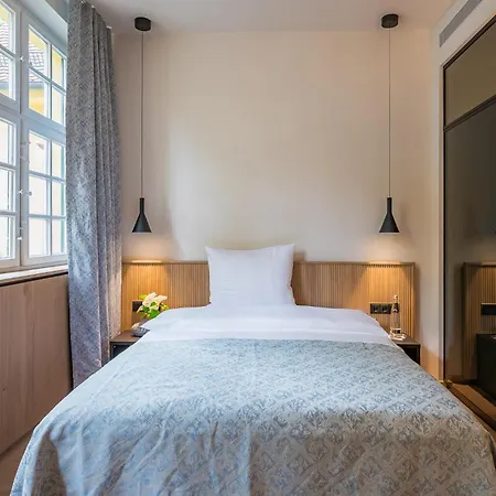 Gutshotel Menterschwaige - Heritage Boutique With Timless Elegance Hotel Munique