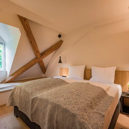 Gutshotel Menterschwaige - Heritage Boutique With Timless Elegance * Munique