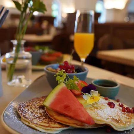 Hotel Gutshotel Menterschwaige - Heritage Boutique With Timless Elegance *