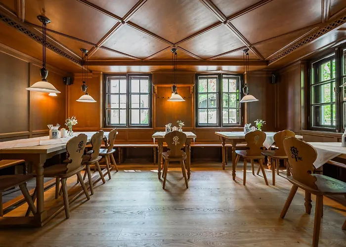 Otel Gutshotel Menterschwaige - Heritage Boutique With Timless Elegance 4*