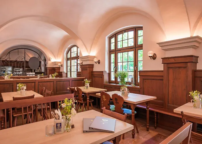 Gutshotel Menterschwaige - Heritage Boutique With Timless Elegance 4* Münih