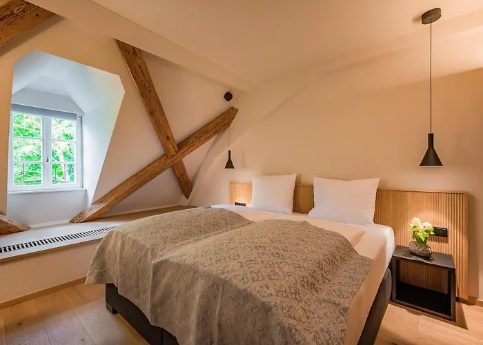 Gutshotel Menterschwaige - Heritage Boutique With Timless Elegance 4* Münih