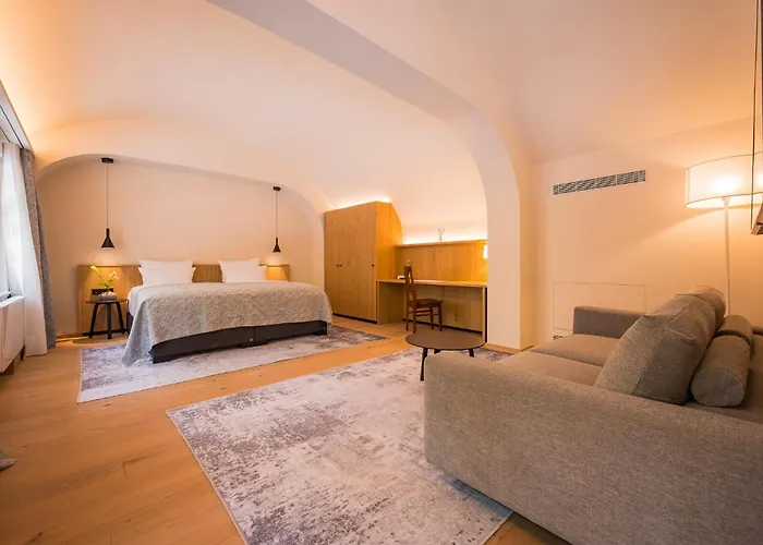 Gutshotel Menterschwaige - Heritage Boutique With Timless Elegance Otel Münih